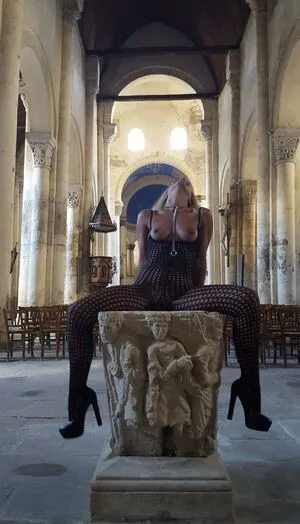 Mistress Dea Dhelia OnlyFans Leaked Free Thumbnail Picture - #WuVWJ0D5PU