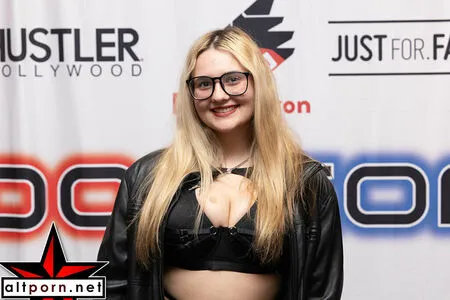 Mistress Loow OnlyFans Leaked Free Thumbnail Picture - #Cv3d7oPPso