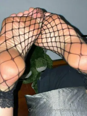 Mistressarya02 OnlyFans Leaked Free Thumbnail Picture - #NyinmV1lWm