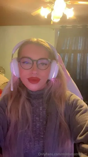 Mistresstransm OnlyFans Leaked Free Thumbnail Picture - #lh5oK14DYg