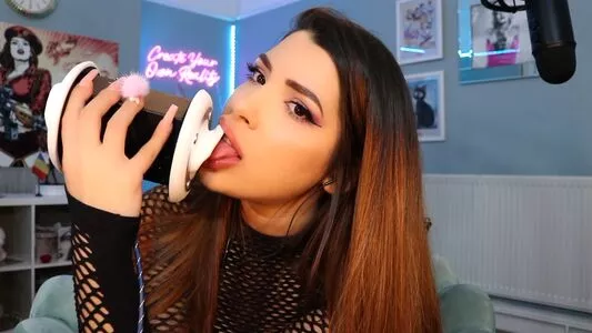 Mizz Ellaa ASMR OnlyFans Leaked Free Thumbnail Picture - #6pq9OmjckW