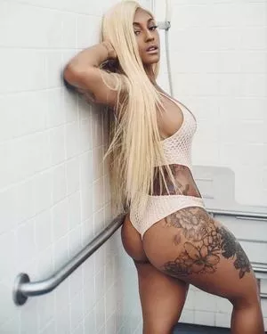 Mizz Twerksum OnlyFans Leaked Free Thumbnail Picture - #jQTuYUY1Ep