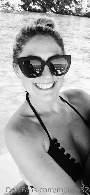 Mjanie32 OnlyFans Leaked Free Thumbnail Picture - #QFrmiEMhOi