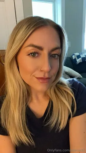 Mjanie32 OnlyFans Leaked Free Thumbnail Picture - #myncy3LkDm