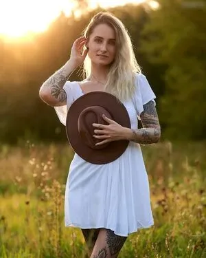 Model Lisa Marie OnlyFans Leaked Free Thumbnail Picture - #AKTzQw5y0x