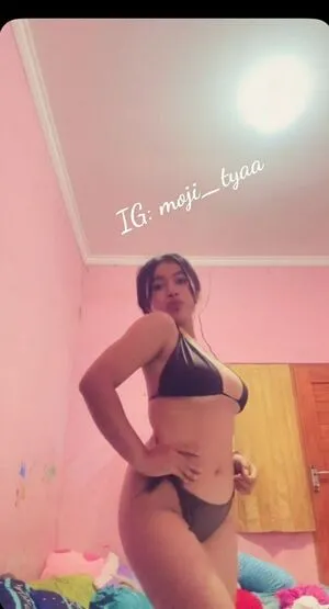 Moji Tyaa OnlyFans Leaked Free Thumbnail Picture - #iy3d74QUAA