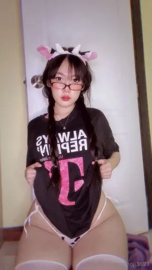Moji3693 OnlyFans Leaked Free Thumbnail Picture - #xSc4CEK7J8