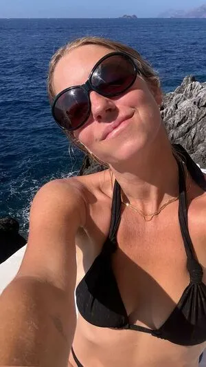 Molly Baz OnlyFans Leaked Free Thumbnail Picture - #MsoDkZKUE0