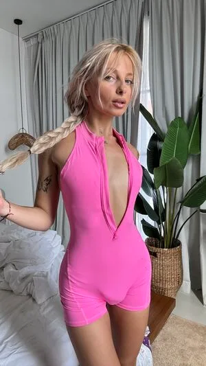 Molly Moore OnlyFans Leaked Free Thumbnail Picture - #gekwuRoyzA