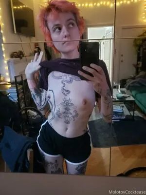 Molotovcocktease OnlyFans Leaked Free Thumbnail Picture - #9MurVBSmaN