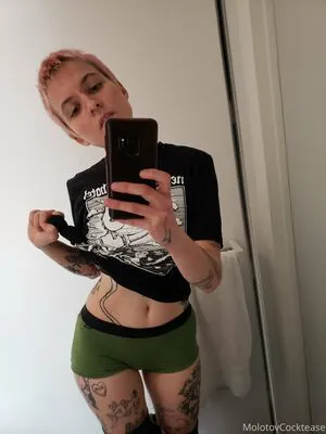 Molotovcocktease OnlyFans Leaked Free Thumbnail Picture - #c57w3I87rR