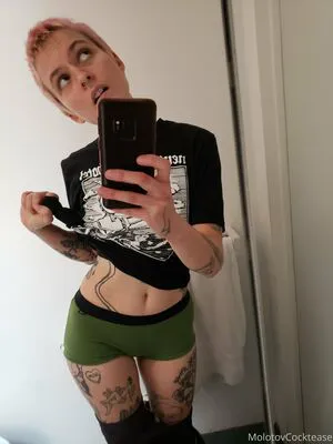 Molotovcocktease OnlyFans Leaked Free Thumbnail Picture - #vlpLvO3xC7