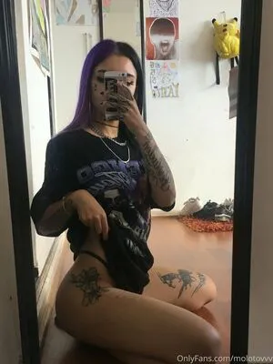 Molotovvv OnlyFans Leaked Free Thumbnail Picture - #d9V0B3ppd3