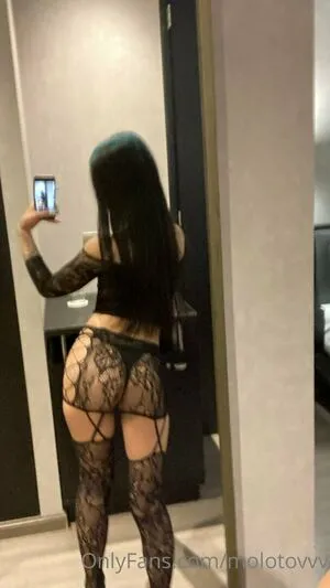 Molotovvv OnlyFans Leaked Free Thumbnail Picture - #phMyimIckL