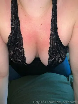 Mom Nextdoor90 OnlyFans Leaked Free Thumbnail Picture - #ALolMZiFcf