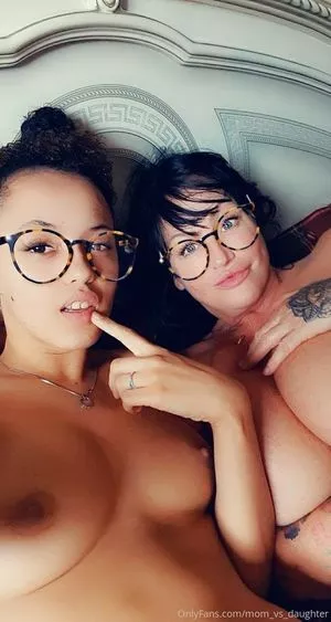 mom_vs_daughter OnlyFans Leaked Free Thumbnail Picture - #0Yw9iCO9Rc