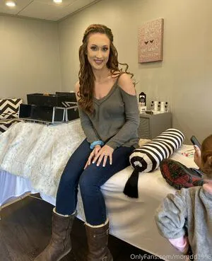 Momdd1998 OnlyFans Leaked Free Thumbnail Picture - #e8yyyk4b0B