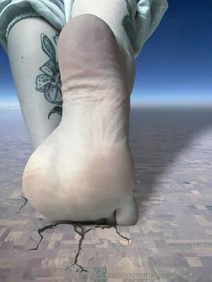 Mommabearfeetfetish OnlyFans Leaked Free Thumbnail Picture - #0N7kGg54kK