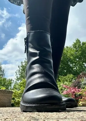 Mommabearfeetfetish OnlyFans Leaked Free Thumbnail Picture - #9lrByZDnAy