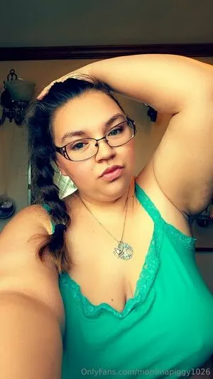 Mommapiggy1026 OnlyFans Leaked Free Thumbnail Picture - #ptKnJzICJ3