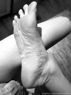 Mommyfeetx2 OnlyFans Leaked Free Thumbnail Picture - #wyhQ8G0a9F