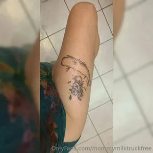 Mommymilktruckfree OnlyFans Leaked Free Thumbnail Picture - #Yt2cgl72ix