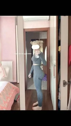 Momosharkk OnlyFans Leaked Free Thumbnail Picture - #4joMfrUfiW