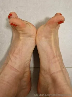 Momsandfeet OnlyFans Leaked Free Thumbnail Picture - #s2SBqkyO2i