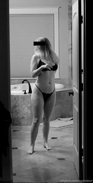 Momsdoor OnlyFans Leaked Free Thumbnail Picture - #UzQnwEeuhK