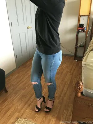 Momsdoor OnlyFans Leaked Free Thumbnail Picture - #fI4tAML2lA
