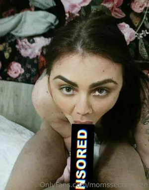 Momssecretsfree OnlyFans Leaked Free Thumbnail Picture - #4Ni7YgFVFD
