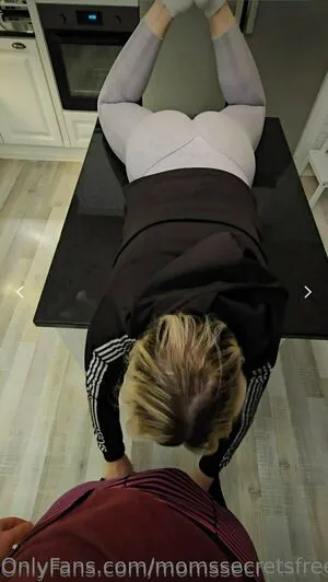 Momssecretsfree OnlyFans Leaked Free Thumbnail Picture - #ICPdF9iu4J