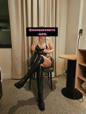 Momssecretsfree OnlyFans Leaked Free Thumbnail Picture - #miSevHuBBR
