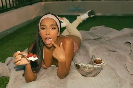 Momunniee OnlyFans Leaked Free Thumbnail Picture - #HIf1P01MNO