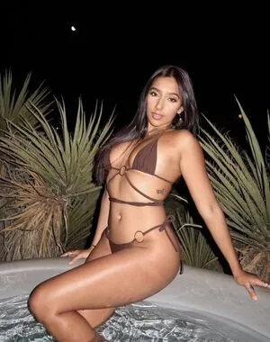 Momunniee OnlyFans Leaked Free Thumbnail Picture - #IHKaerwcr7