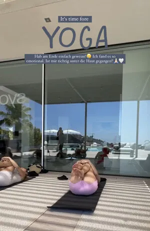 Mone Mahoni OnlyFans Leaked Free Thumbnail Picture - #S5DxLU5y8i