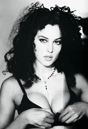 Monica Bellucci Thumbnail Picture