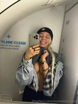 Moonintheclouds OnlyFans Leaked Free Thumbnail Picture - #AdWkd5ETUT