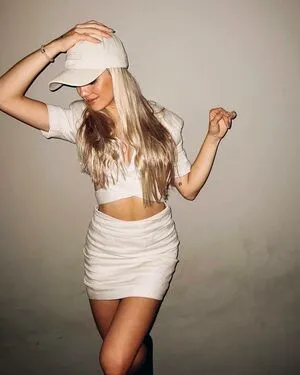 Morena Beltran OnlyFans Leaked Free Thumbnail Picture - #4zlFMacnta