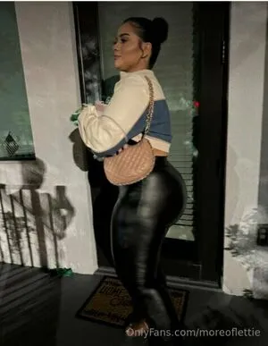 Moreoflettie OnlyFans Leaked Free Thumbnail Picture - #1pMItF2ttm