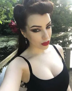 Morgana Threnody In Velvet OnlyFans Leaked Free Thumbnail Picture - #6zESAPIjUT