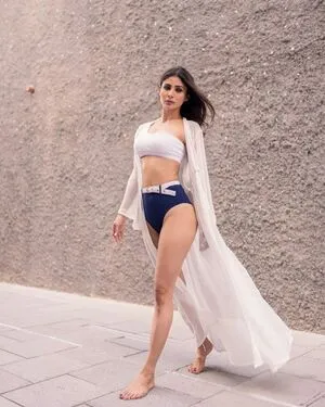 Mouni Roy OnlyFans Leaked Free Thumbnail Picture - #fAXIJaqngo