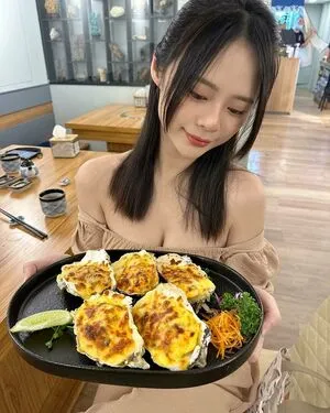 Mov19960908 OnlyFans Leaked Free Thumbnail Picture - #4Z3ICb67at