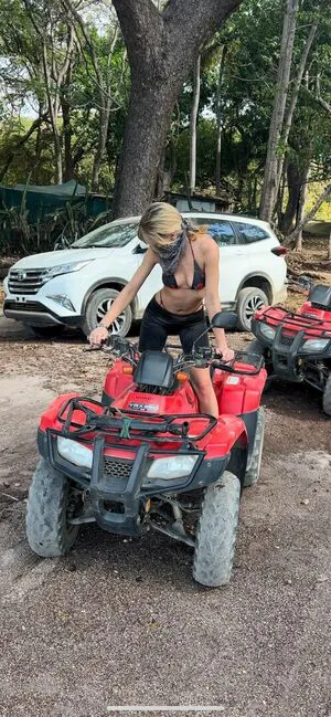 Movementswithmolly OnlyFans Leaked Free Thumbnail Picture - #C3Zh98renI