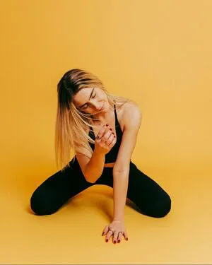 Movementswithmolly OnlyFans Leaked Free Thumbnail Picture - #tfKOl5DVhQ