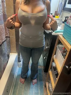 Moxiepowers OnlyFans Leaked Free Thumbnail Picture - #UGi4Hwbxls