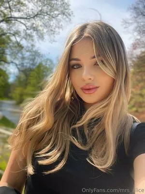 Mrs Alice OnlyFans Leaked Free Thumbnail Picture - #6KTTKc6PBK