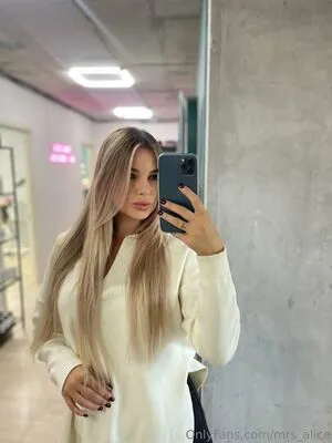 Mrs Alice OnlyFans Leaked Free Thumbnail Picture - #nZnD7M9BPd