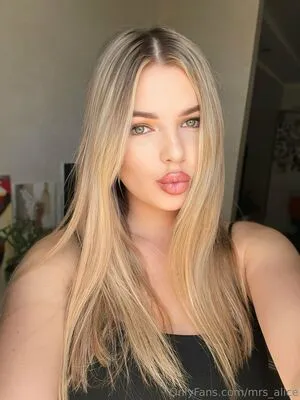 Mrs Alice OnlyFans Leaked Free Thumbnail Picture - #teLNNY4ciR
