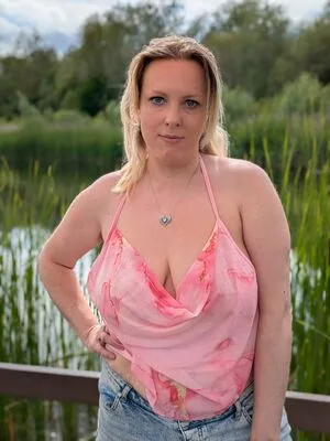 Mrs Simmons OnlyFans Leaked Free Thumbnail Picture - #ID4agpVsz2